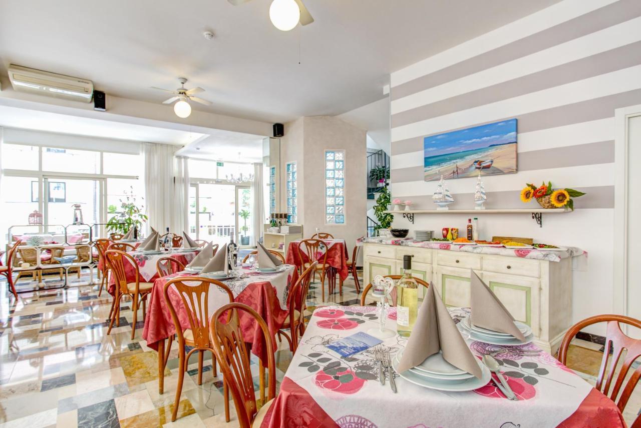 Hotel Puppi Cattolica Zewnętrze zdjęcie
